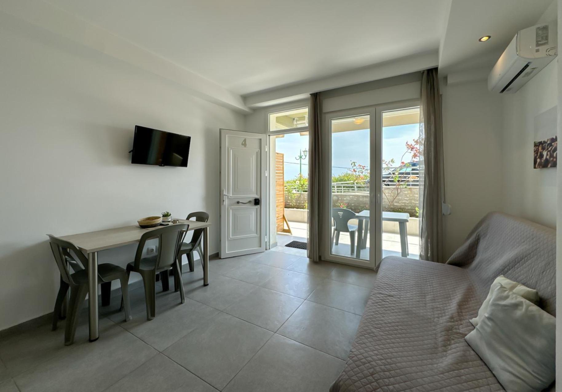 Blue Horizon 2 Apartment Nea Kallikrateia Exterior photo